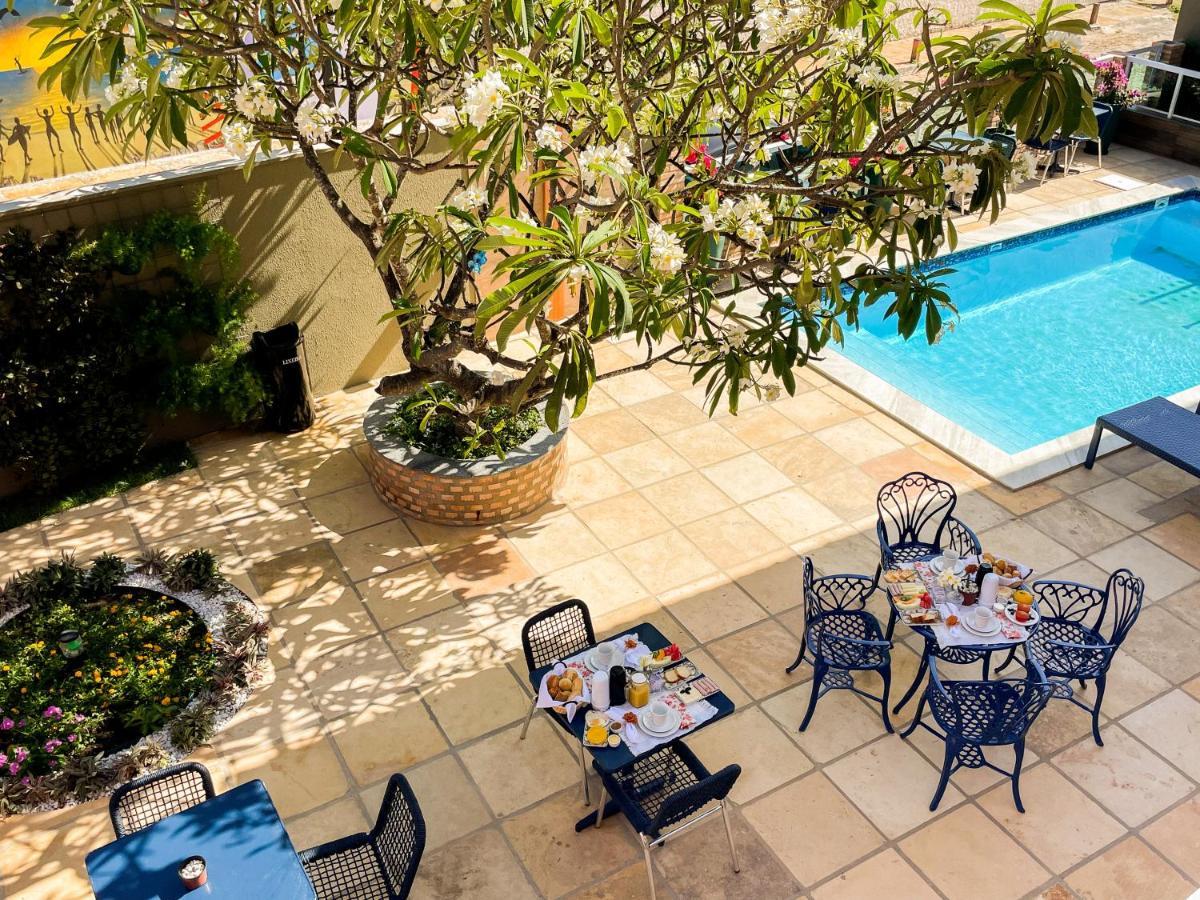 Flores Hotel 4*